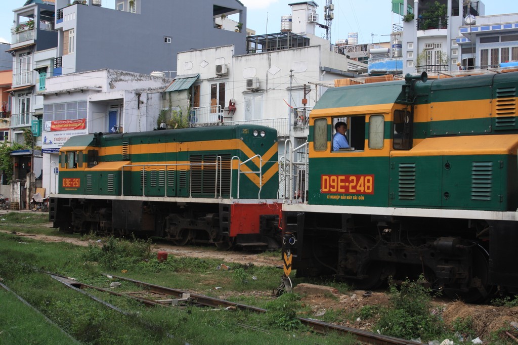 http://www.railwaysinvietnam.com/IMG_5875.jpg
