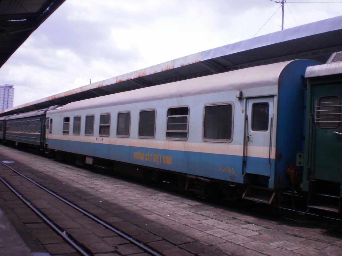 Railways in Vietnam Coaches